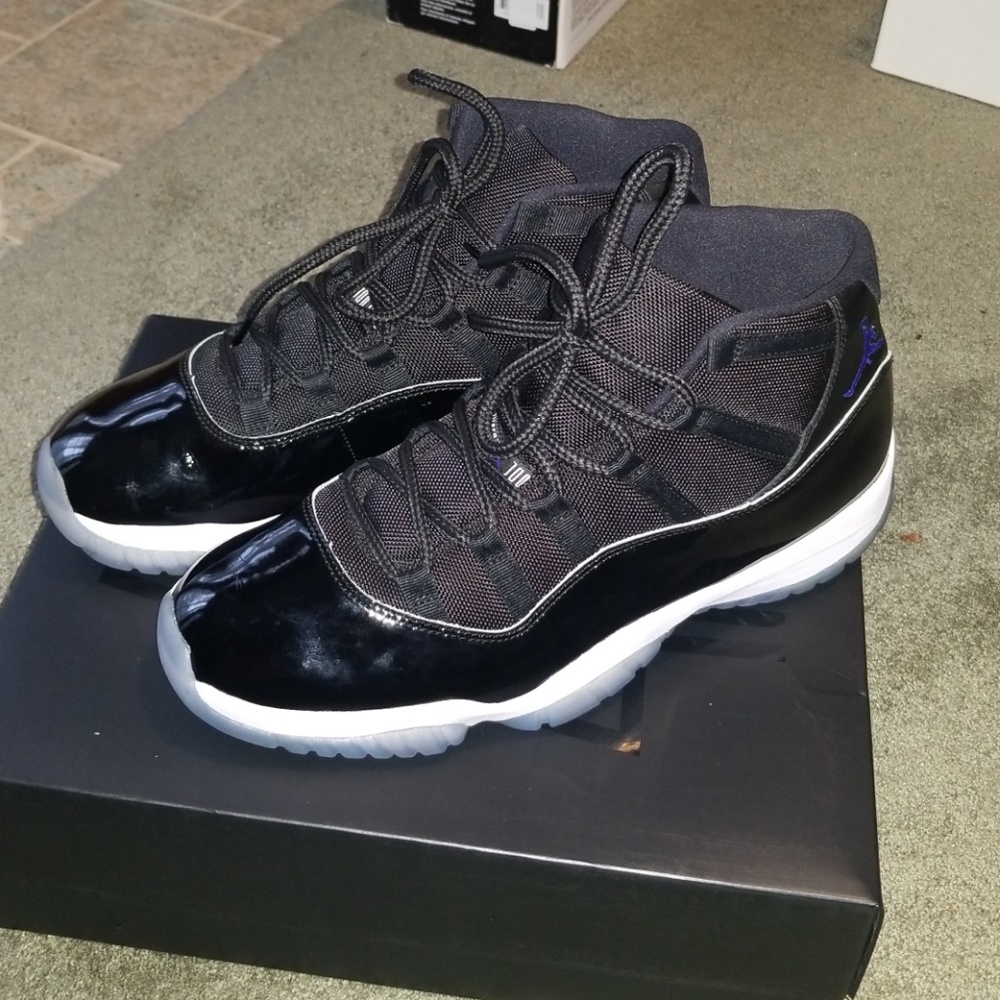 Jordan 11 retro space jam